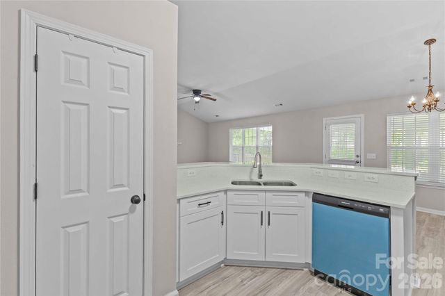 17300 Commons Crossing Drive, Charlotte, NC 28277