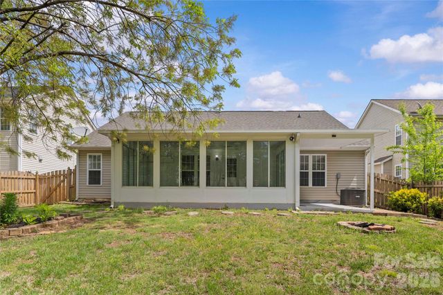 17300 Commons Crossing Drive, Charlotte, NC 28277