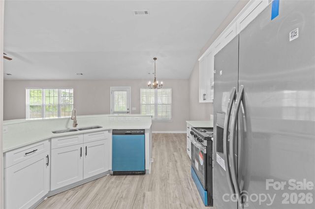 17300 Commons Crossing Drive, Charlotte, NC 28277