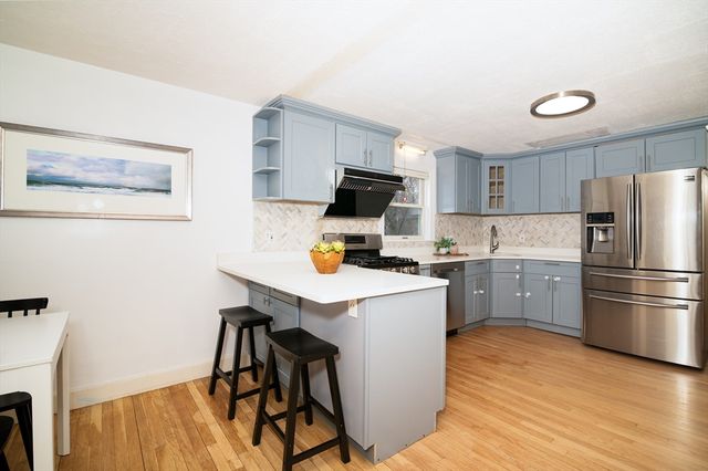 288 Thicket St, Weymouth, MA 02190