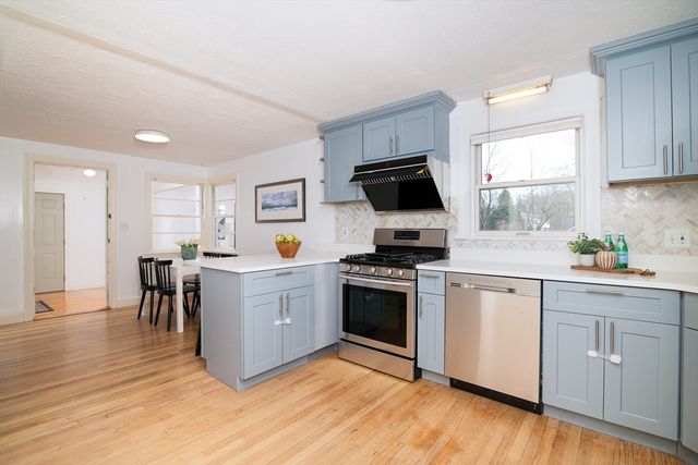 288 Thicket St, Weymouth, MA 02190