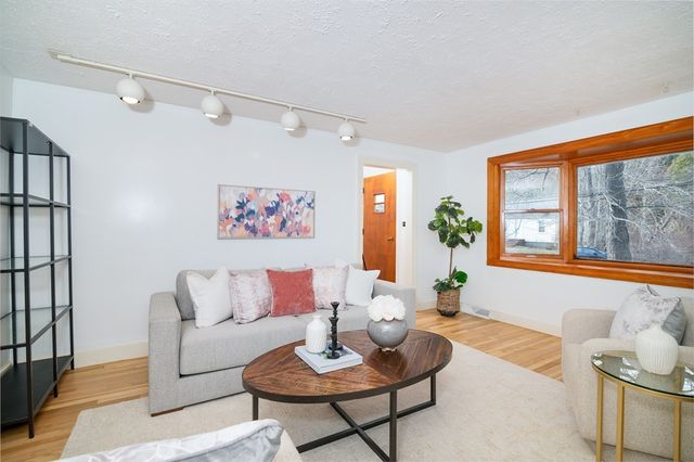 288 Thicket St, Weymouth, MA 02190