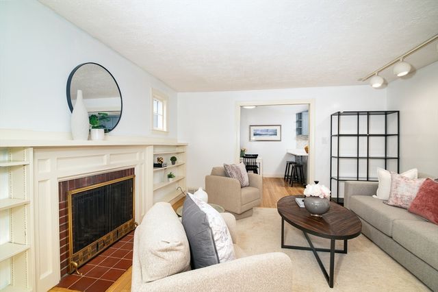 288 Thicket St, Weymouth, MA 02190