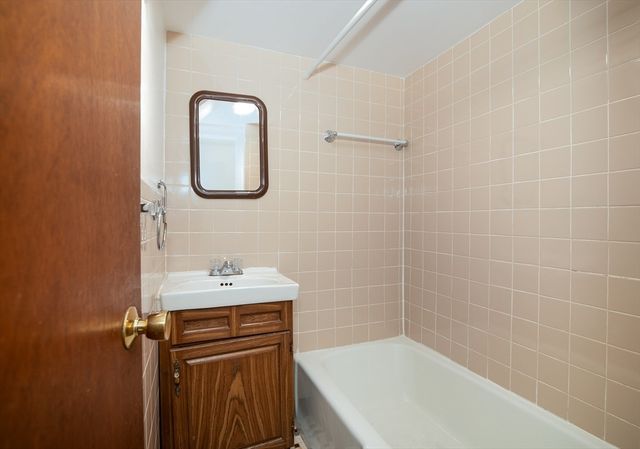 288 Thicket St, Weymouth, MA 02190