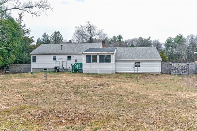 288 Thicket St, Weymouth, MA 02190