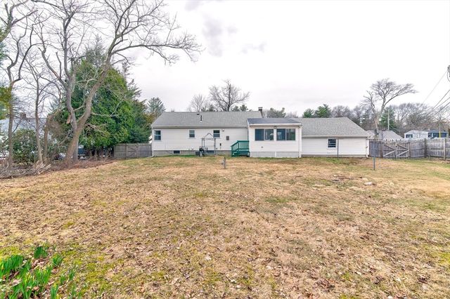 288 Thicket St, Weymouth, MA 02190