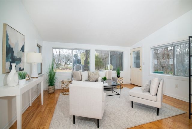 288 Thicket St, Weymouth, MA 02190