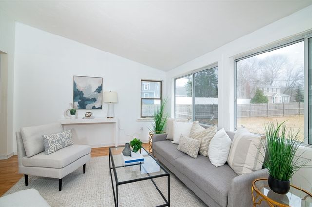 288 Thicket St, Weymouth, MA 02190