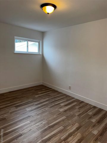 24515 Petersburg Avenue, Eastpointe, MI 48021