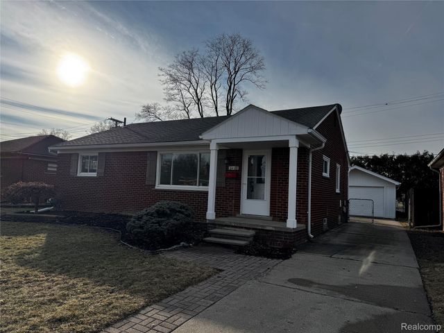 24515 Petersburg Avenue, Eastpointe, MI 48021