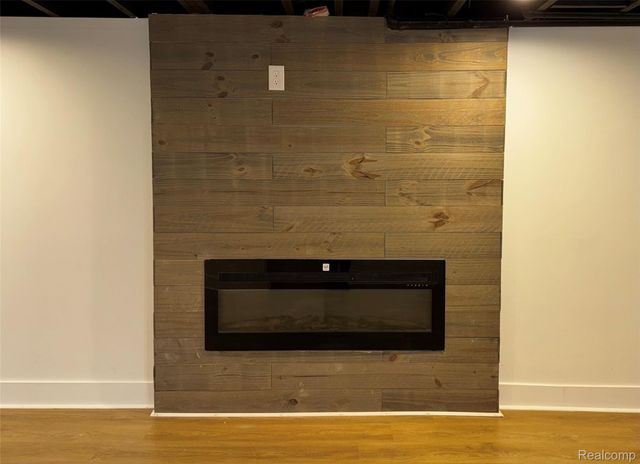 24515 Petersburg Avenue, Eastpointe, MI 48021