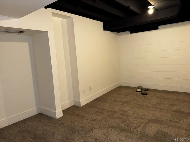 24515 Petersburg Avenue, Eastpointe, MI 48021