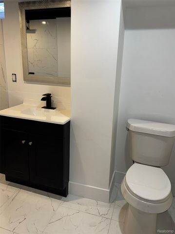 24515 Petersburg Avenue, Eastpointe, MI 48021