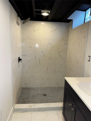 24515 Petersburg Avenue, Eastpointe, MI 48021