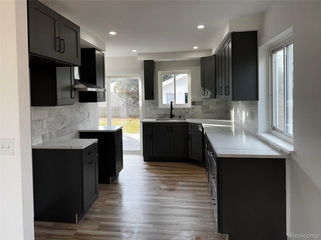 24515 Petersburg Avenue, Eastpointe, MI 48021