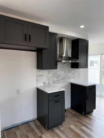 24515 Petersburg Avenue, Eastpointe, MI 48021