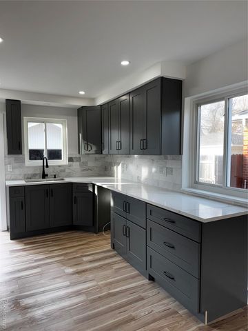 24515 Petersburg Avenue, Eastpointe, MI 48021