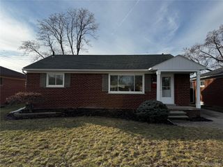 24515 Petersburg Avenue, Eastpointe, MI 48021