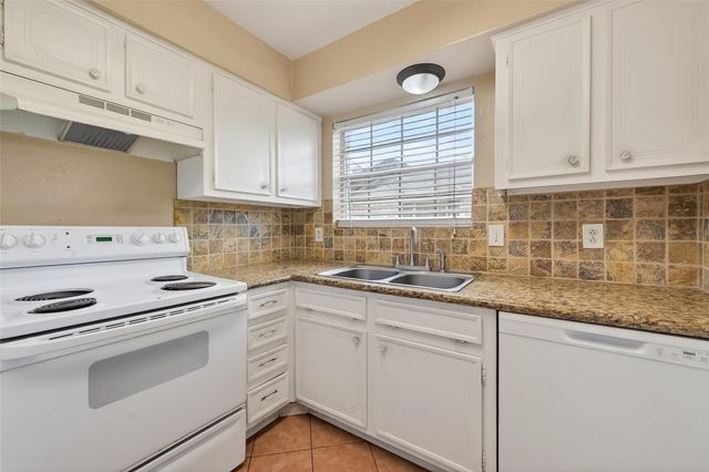 7900 Westheimer Road 112, Houston, TX 77063