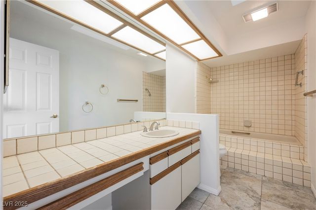 5925 Obannon Drive, Las Vegas, NV 89146