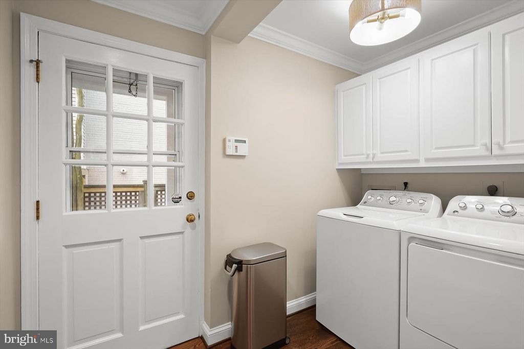 Image 17 of property listing at 5706 ROCKMERE DR, Bethesda, MD 20816