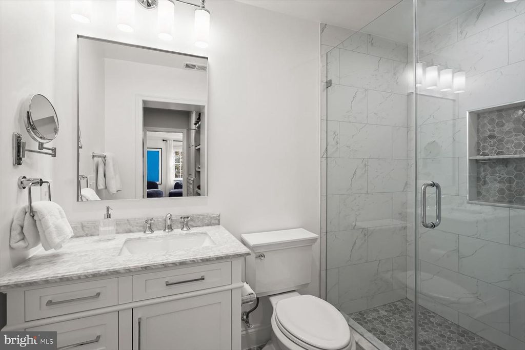 Image 20 of property listing at 5706 ROCKMERE DR, Bethesda, MD 20816