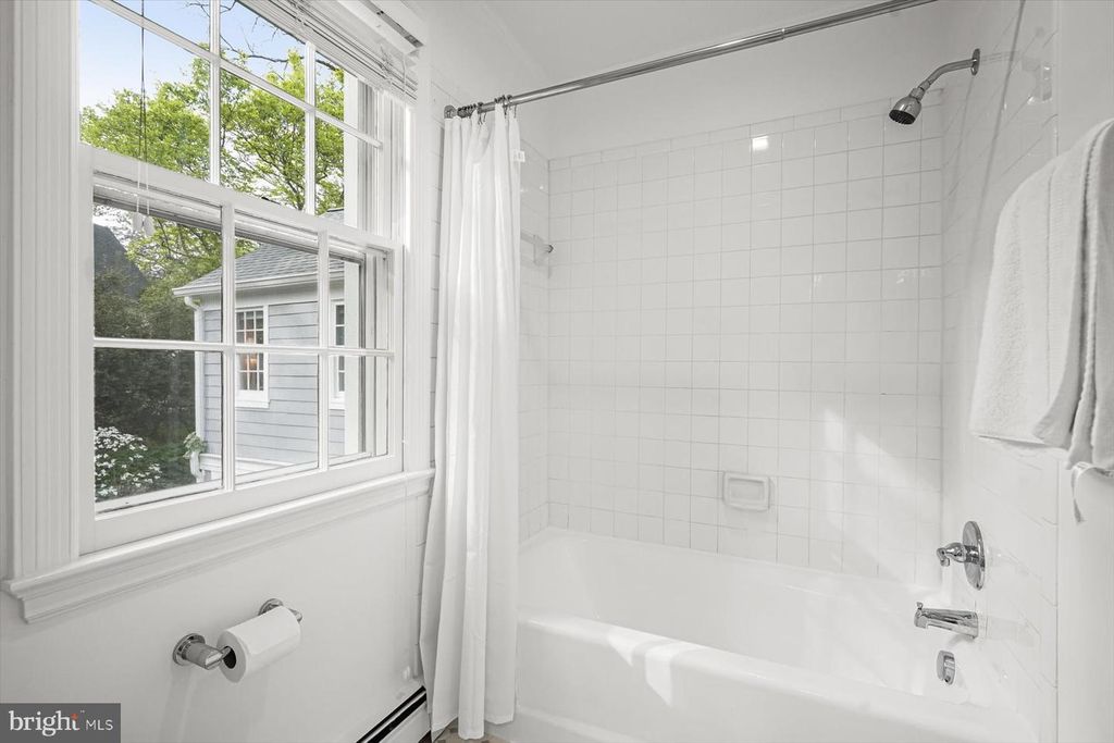 Image 29 of property listing at 5706 ROCKMERE DR, Bethesda, MD 20816