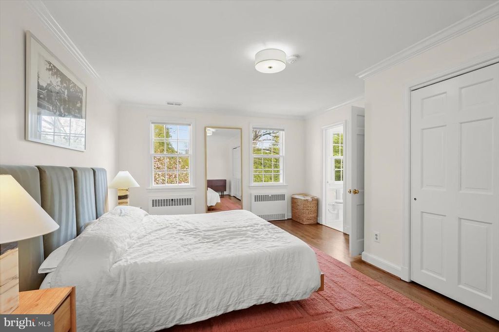 Image 31 of property listing at 5706 ROCKMERE DR, Bethesda, MD 20816