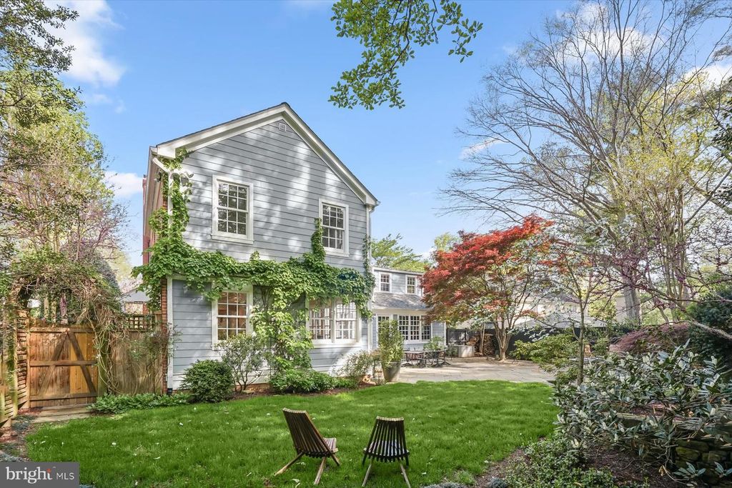 Image 40 of property listing at 5706 ROCKMERE DR, Bethesda, MD 20816