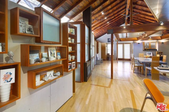 10335 Oletha Lane, Los Angeles, CA 90077