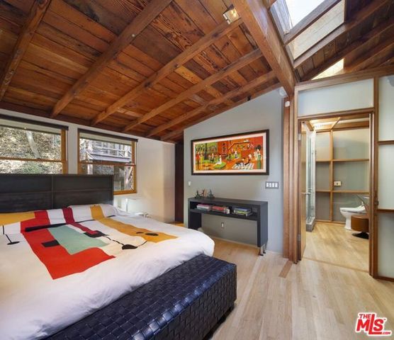 10335 Oletha Lane, Los Angeles, CA 90077