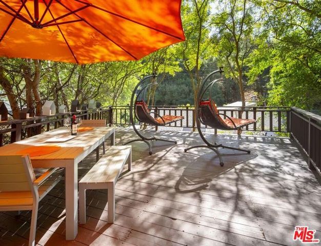 10335 Oletha Lane, Los Angeles, CA 90077