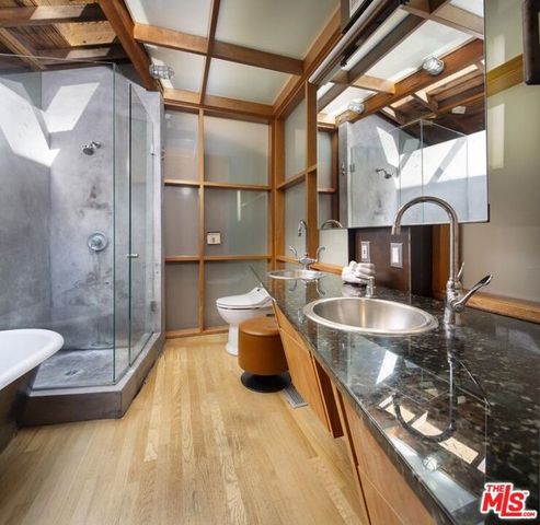 10335 Oletha Lane, Los Angeles, CA 90077