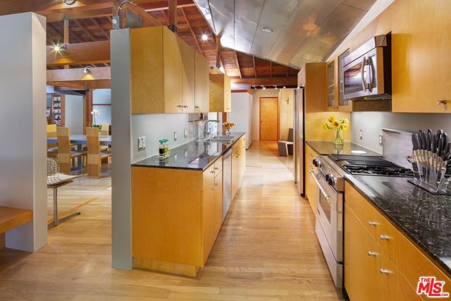 10335 Oletha Lane, Los Angeles, CA 90077