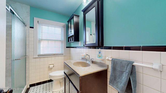 4502 Blenheim Rd, Louisville, KY 40207