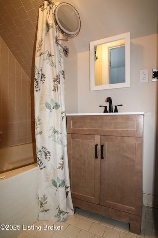 4502 Blenheim Rd, Louisville, KY 40207