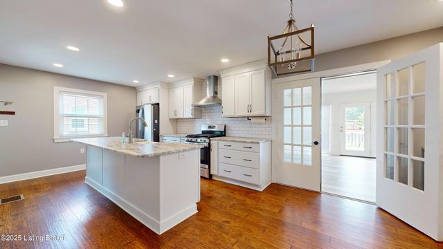 4502 Blenheim Rd, Louisville, KY 40207