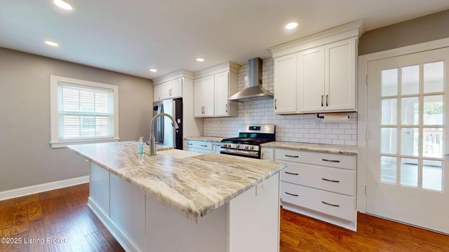 4502 Blenheim Rd, Louisville, KY 40207