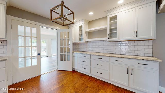 4502 Blenheim Rd, Louisville, KY 40207