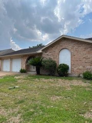 3722 Raindrops Road, Pasadena, TX 77505
