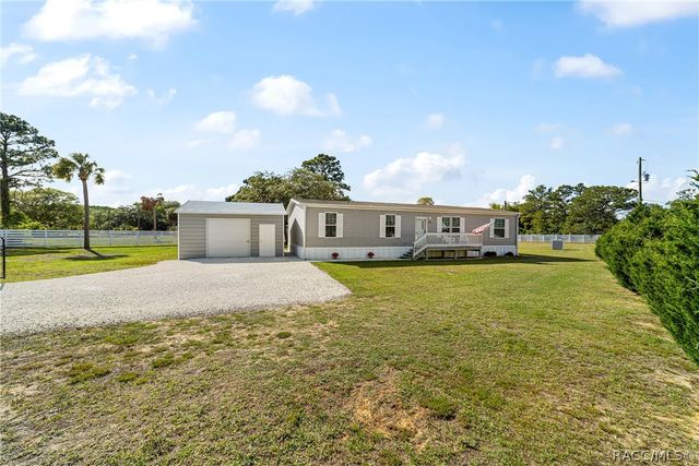 6791 W Holiday Street, Homosassa, FL 34446