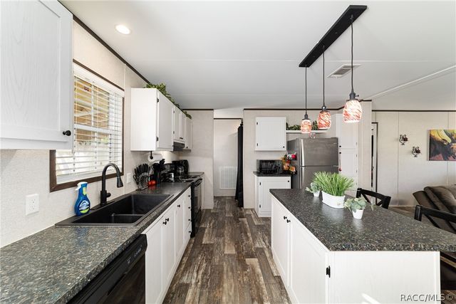 6791 W Holiday Street, Homosassa, FL 34446