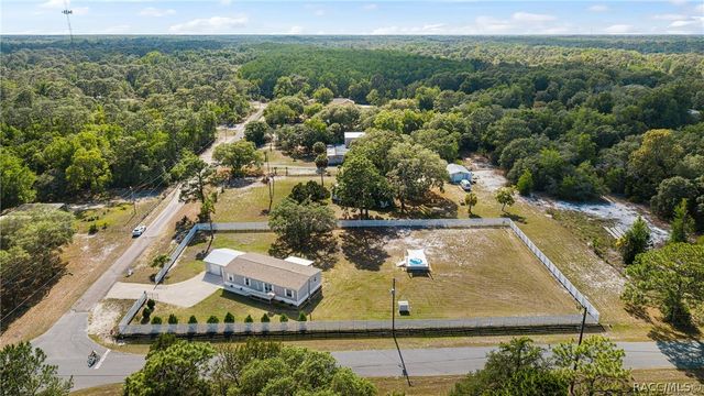 6791 W Holiday Street, Homosassa, FL 34446