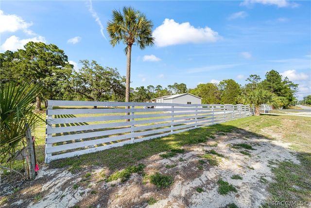 6791 W Holiday Street, Homosassa, FL 34446