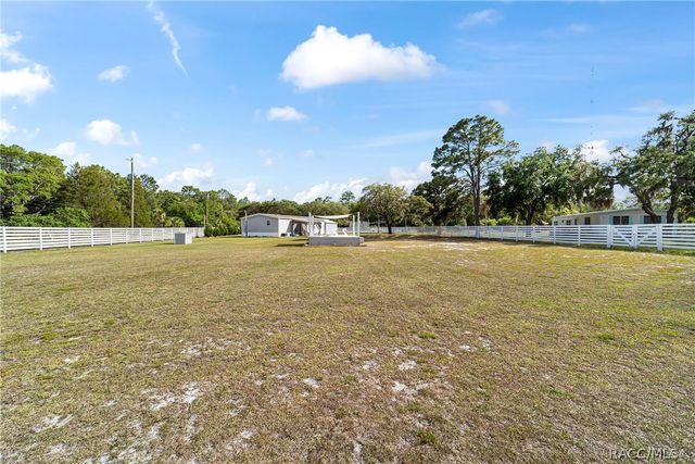 6791 W Holiday Street, Homosassa, FL 34446