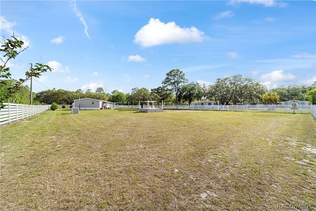 6791 W Holiday Street, Homosassa, FL 34446