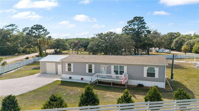 6791 W Holiday Street, Homosassa, FL 34446
