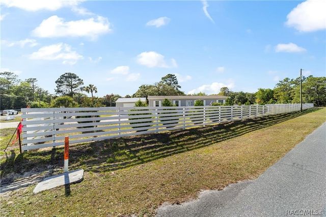 6791 W Holiday Street, Homosassa, FL 34446
