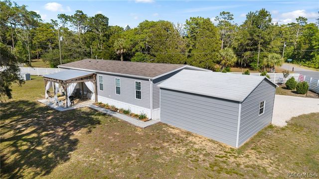 6791 W Holiday Street, Homosassa, FL 34446