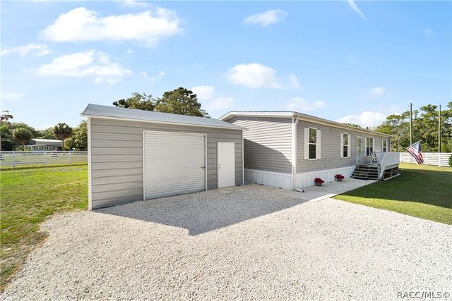 6791 W Holiday Street, Homosassa, FL 34446